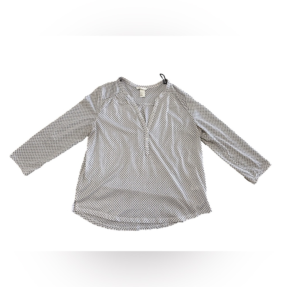 H&M 3/4 Sleeve White Blouse with Black Detail and V-Neck, Buttons Size Medium